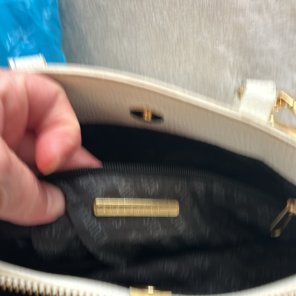 Steve Madden white purse, leather with long strap - Picture 11 of 12